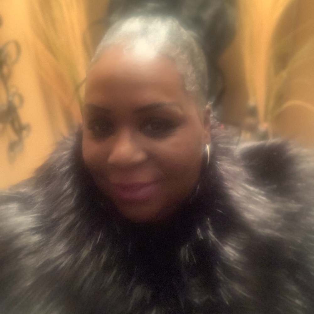 Meet your Posher, Sharon